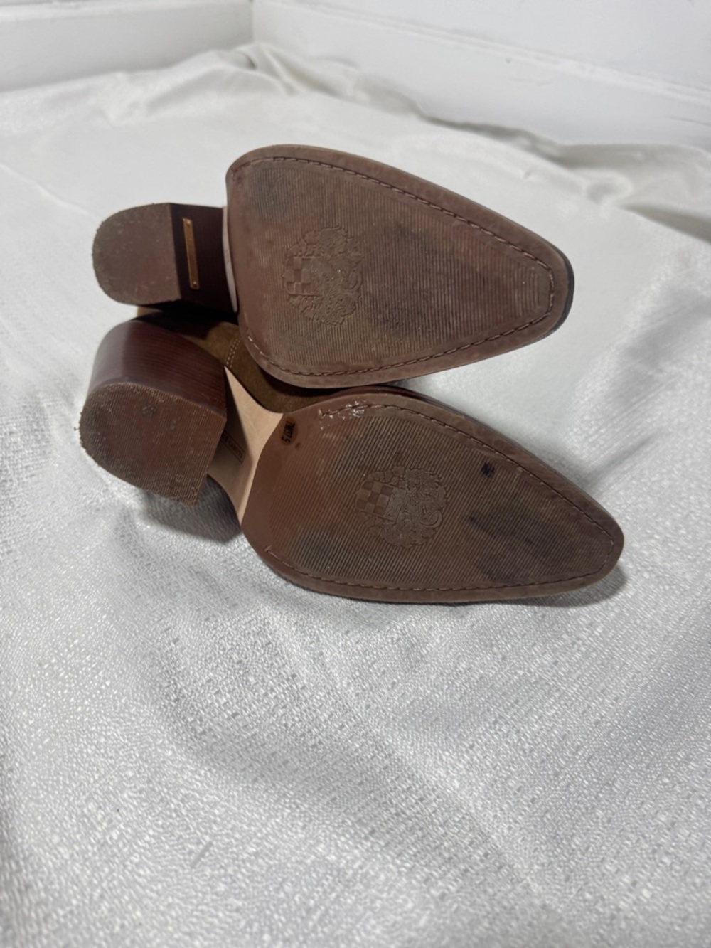 Vince Camuto Brown Suede Ankle Boots Pointed toe Block Heel Western Booties 7 - Picture 9 of 9